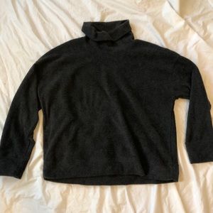 Oversized soft turtleneck!